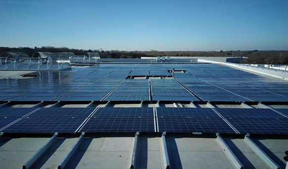 Equipez vos bâtiments industriels de panneaux solaires