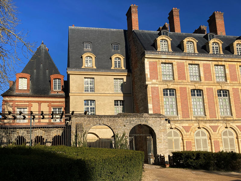Restauration de la couverture et des fenêtres d’un monument historique Nous préservons notre patrimoine bâti