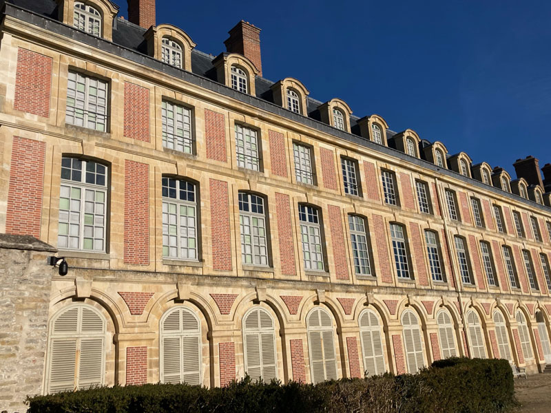 Menuiserie sur un monument historique Rénovation d’un château et préservation du patrimoine